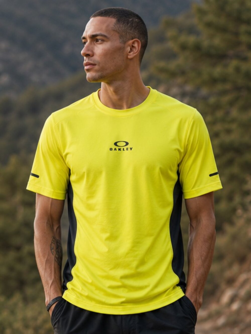 Oakley Hydrolix Pursuit Lite Performance Tee Men Medium Sulphur Yellow NWT